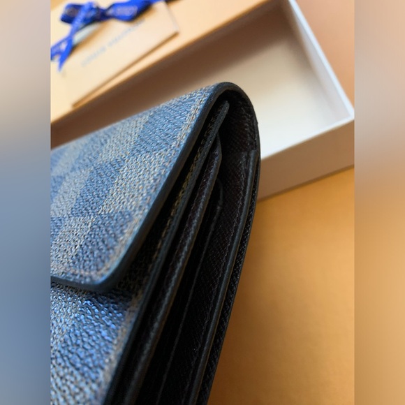 Louis VUITTON RARE Damier Ebene Mid-Wallet 🔥🔥 - Picture 10 of 17